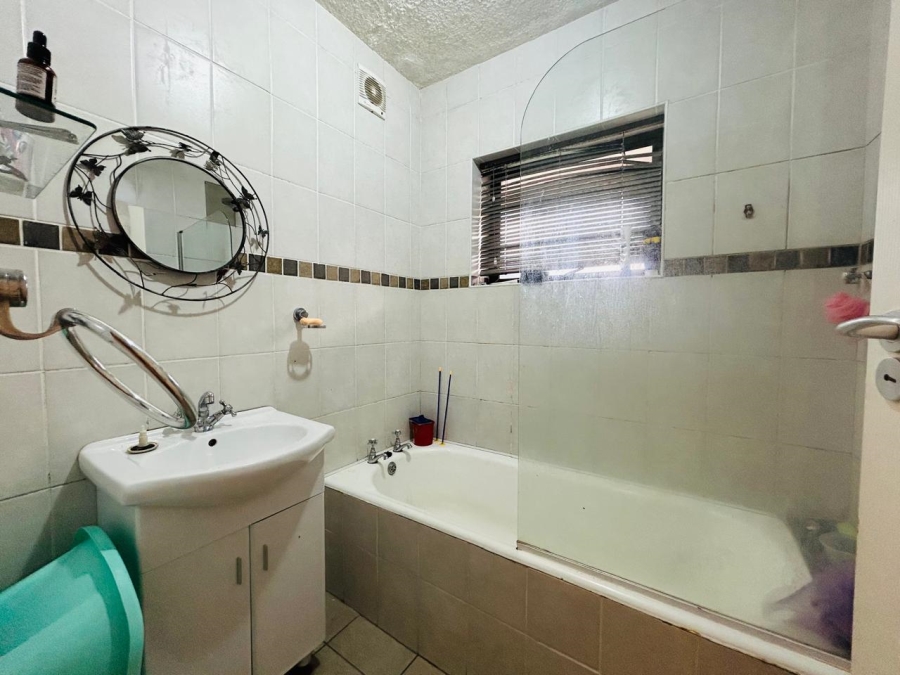 2 Bedroom Property for Sale in Baysville Eastern Cape